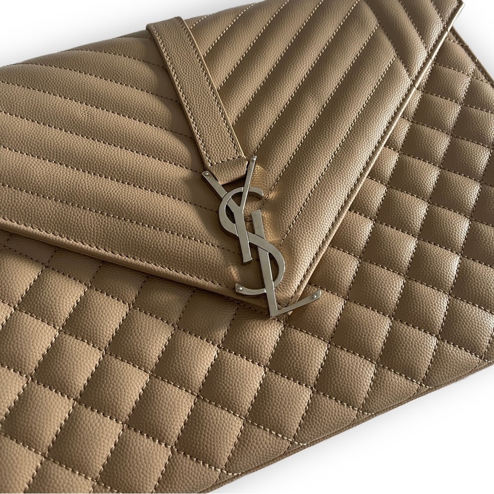 Saint Laurent Large Envelope Chain Shoulder Bag Beige - Picture 5 of 10